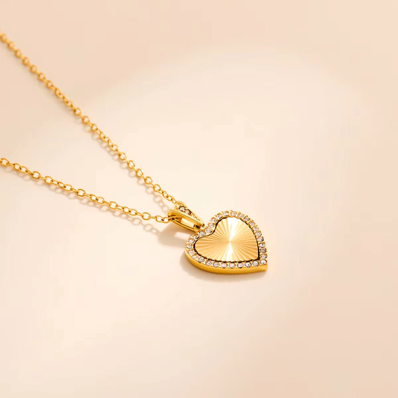 Fashion Gold Chain Necklace with Heart Shape and Diamond Pendant