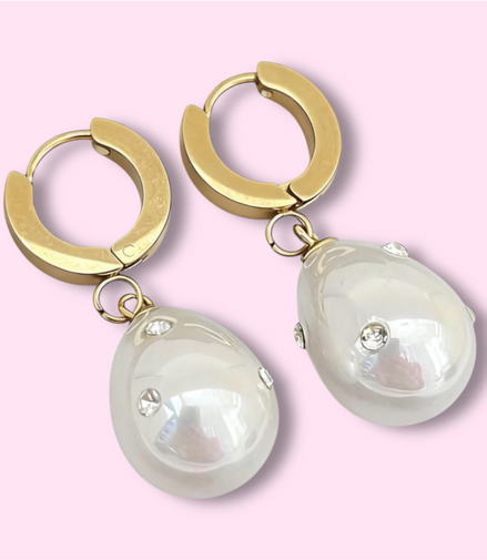 Golden hoop clasps Pearl Earrings