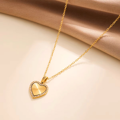 Fashion Gold Chain Necklace with Heart Shape and Diamond Pendant