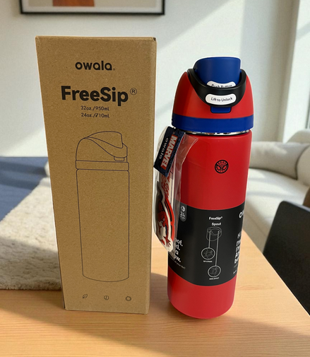 Owala -24oz FreeSip Water Bottle - Spider Man -LIMITED EDITION
