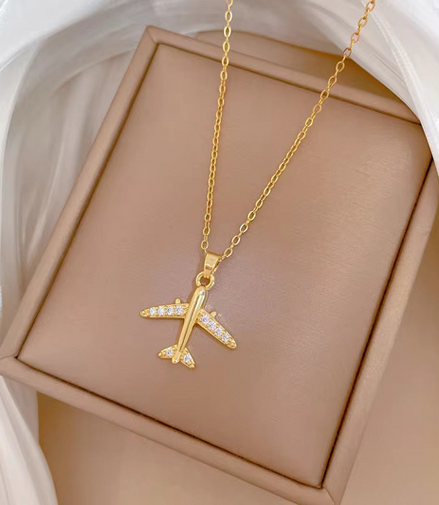 Fashion Gold Chain Necklace with Plane design and diamond Pendant